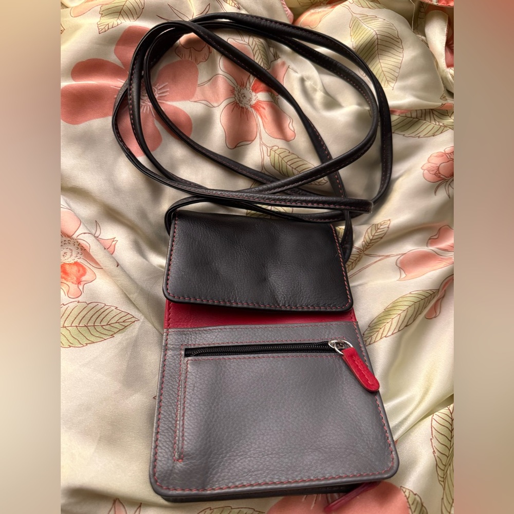 ili Leather Crossbody Organizer Perfect for Travel